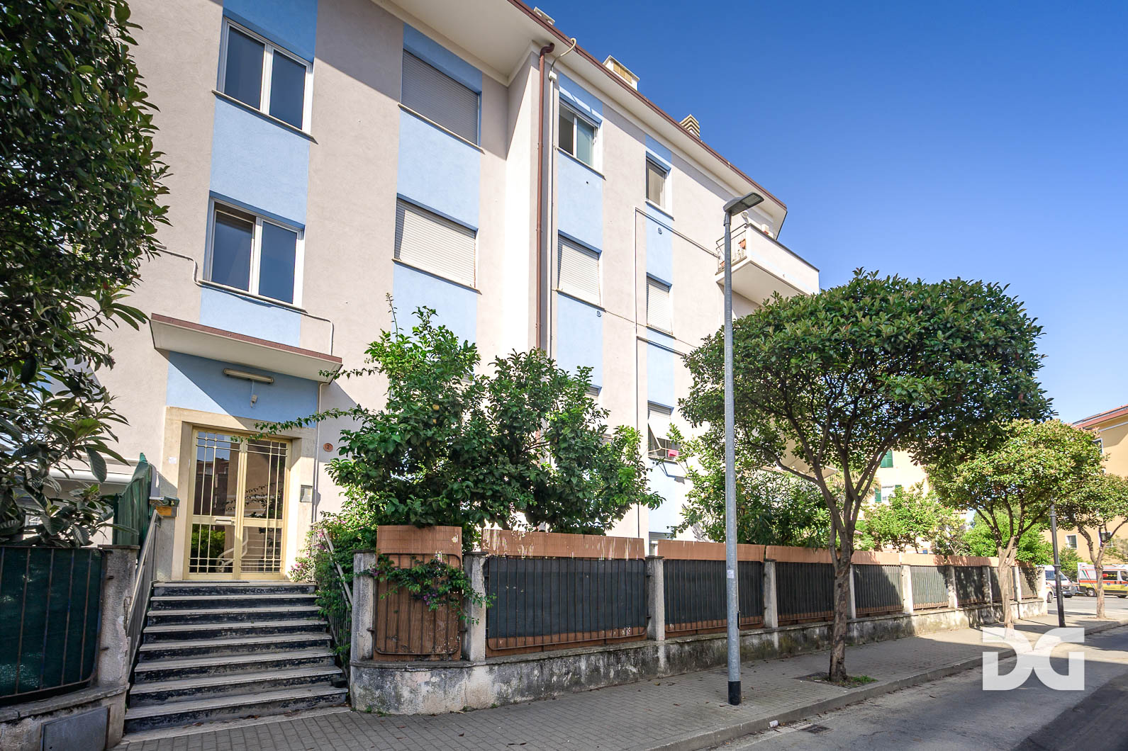 Immobiliare Del Guasta ALBISSOLA MARINA - VIALE FARAGGIANA – MQ. 99 A POCHI PASSI DAL MARE 
