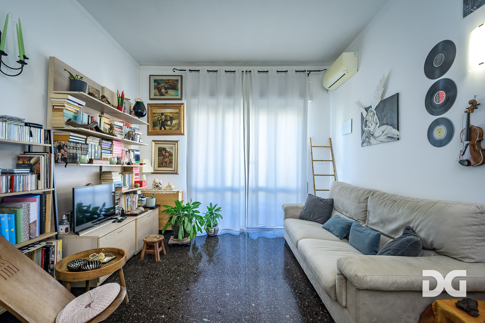 Immobiliare Del Guasta ALBISSOLA MARINA - VIALE FARAGGIANA – MQ. 99 A POCHI PASSI DAL MARE 