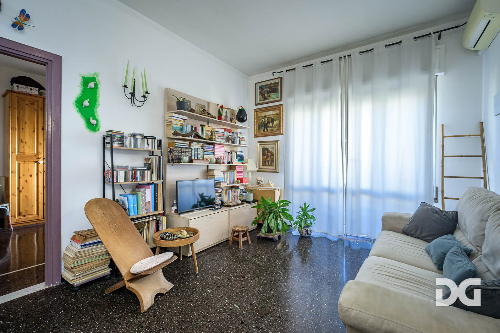 Immobiliare Del Guasta ALBISSOLA MARINA - VIALE FARAGGIANA – MQ. 99 A POCHI PASSI DAL MARE 