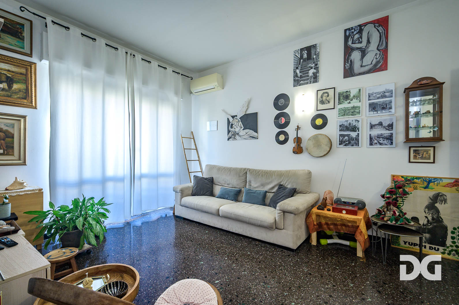 Immobiliare Del Guasta ALBISSOLA MARINA - VIALE FARAGGIANA – MQ. 99 A POCHI PASSI DAL MARE 