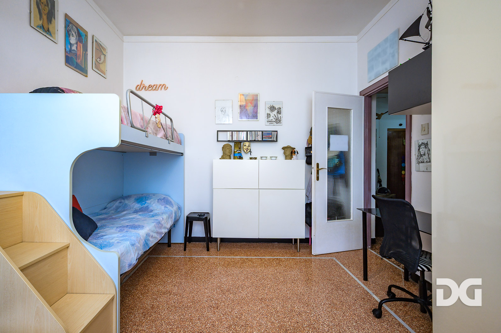 Immobiliare Del Guasta ALBISSOLA MARINA - VIALE FARAGGIANA – MQ. 99 A POCHI PASSI DAL MARE 