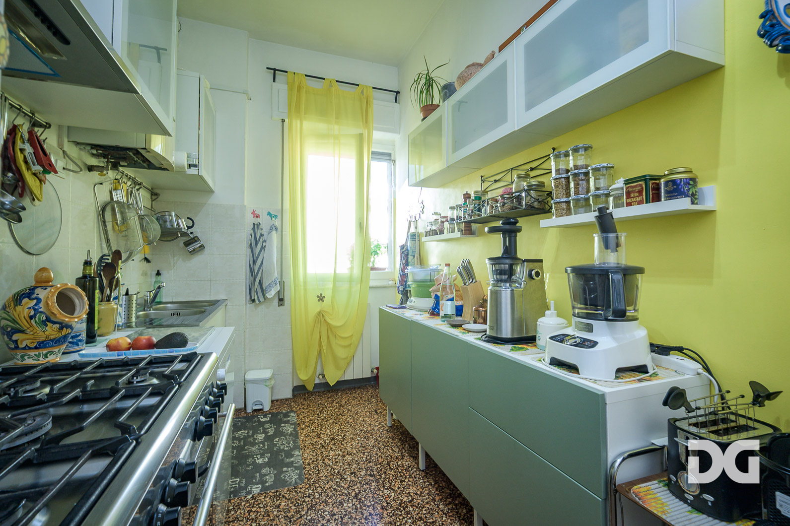Immobiliare Del Guasta ALBISSOLA MARINA - VIALE FARAGGIANA – MQ. 99 A POCHI PASSI DAL MARE 