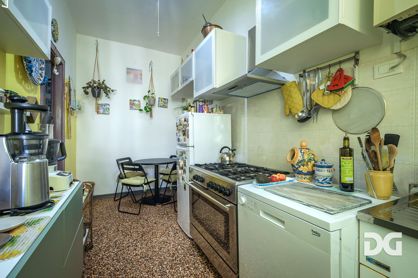 Immobiliare Del Guasta ALBISSOLA MARINA - VIALE FARAGGIANA – MQ. 99 A POCHI PASSI DAL MARE 