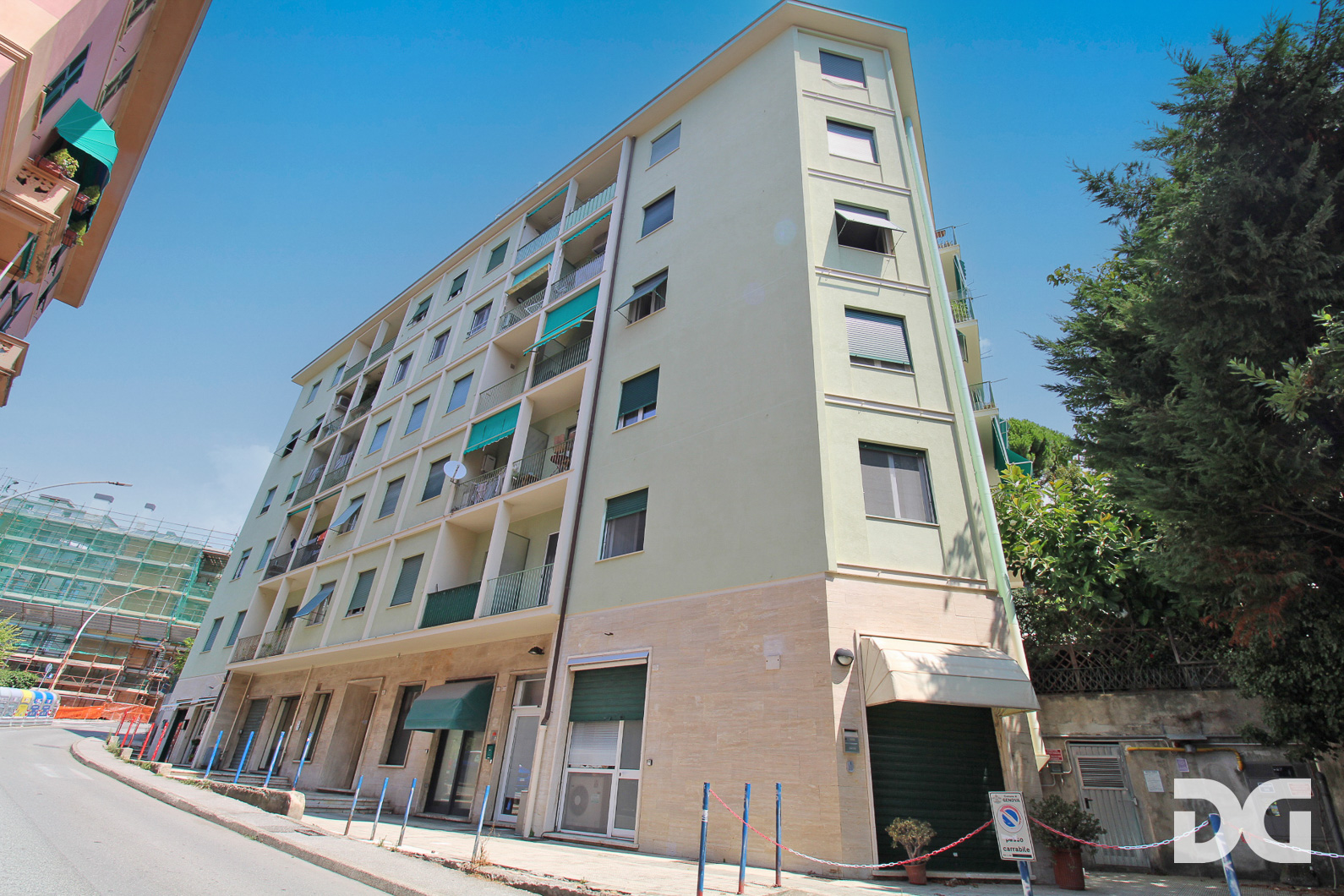Immobiliare Del Guasta QUINTO – VIA MAJORANA PERFETTI MQ. 95 ULTIMO PIANO SCORCIO MARE