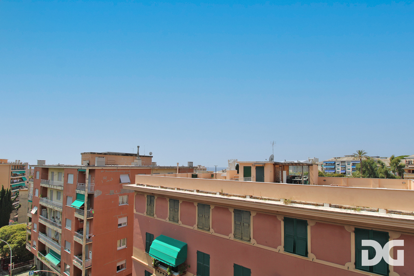 Immobiliare Del Guasta QUINTO – VIA MAJORANA PERFETTI MQ. 95 ULTIMO PIANO SCORCIO MARE