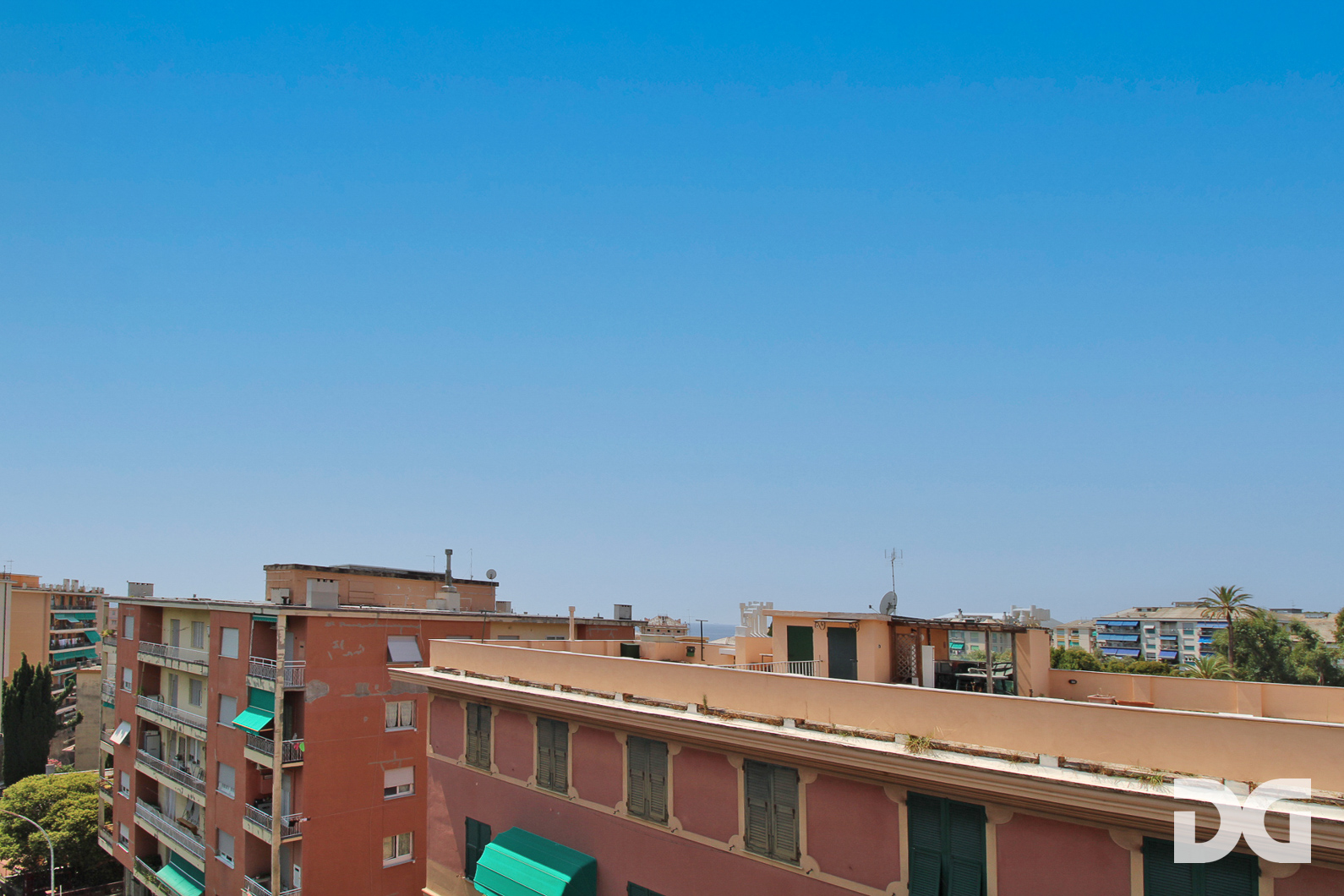 Immobiliare Del Guasta QUINTO – VIA MAJORANA PERFETTI MQ. 95 ULTIMO PIANO SCORCIO MARE
