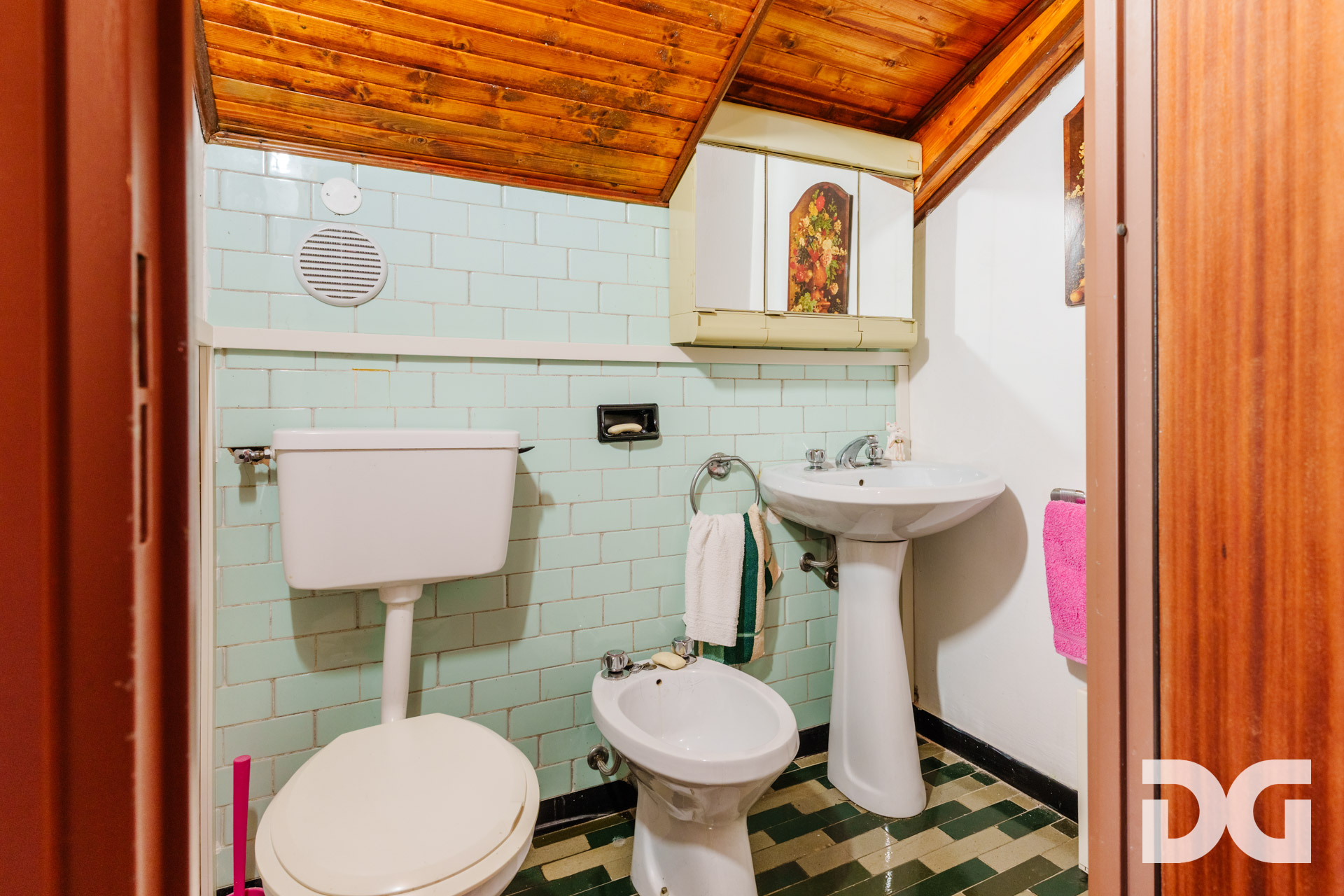 Immobiliare Del Guasta TIGLIETO – VILLA BIFAMILIARE MQ. 196 CON GIARDINO, TERRAZZI E BOX