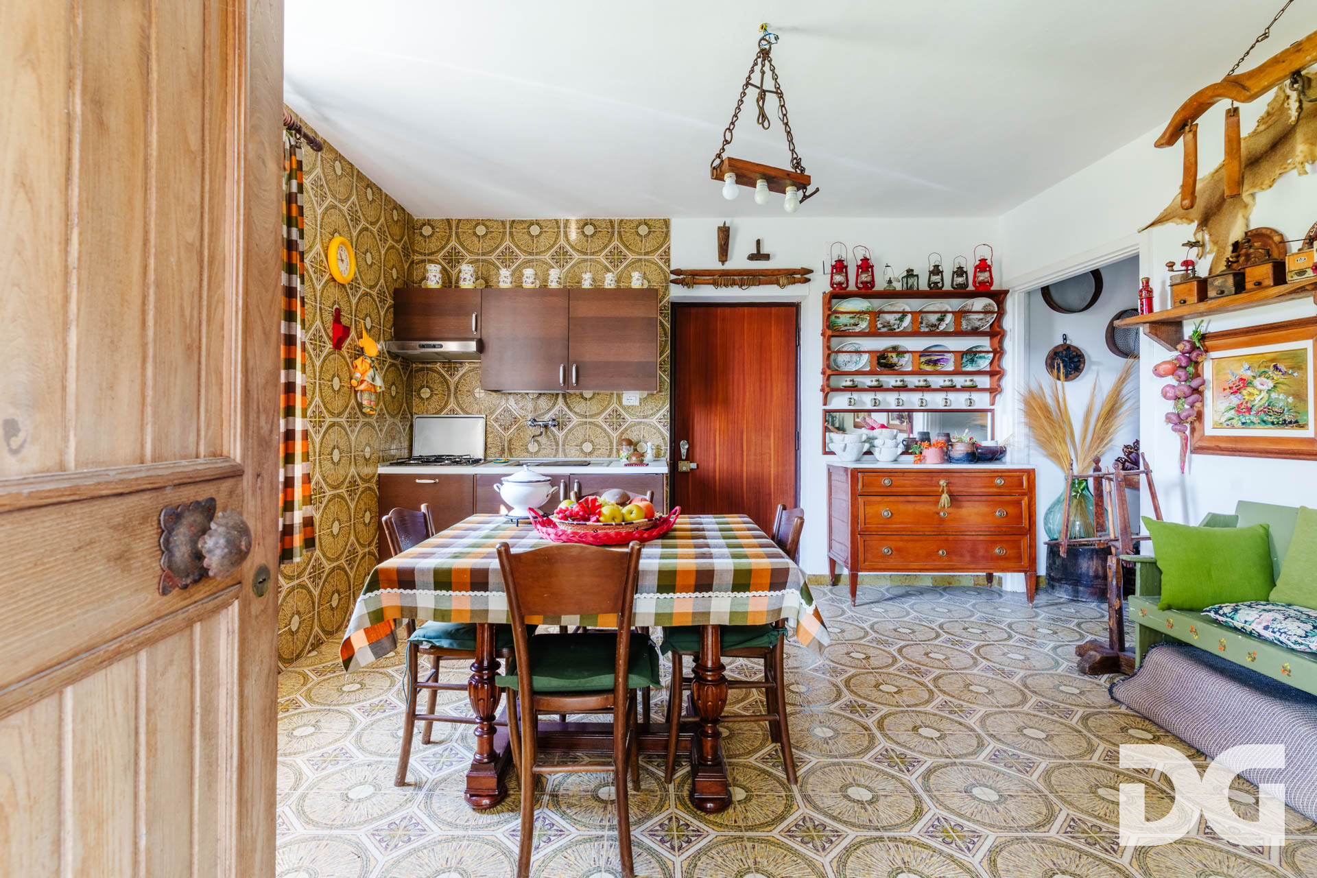 Immobiliare Del Guasta TIGLIETO – VILLA BIFAMILIARE MQ. 196 CON GIARDINO, TERRAZZI E BOX