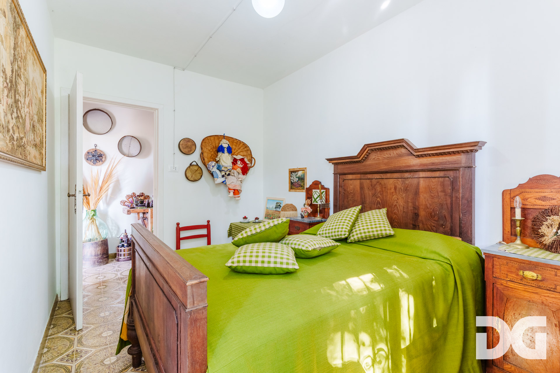 Immobiliare Del Guasta TIGLIETO – VILLA BIFAMILIARE MQ. 196 CON GIARDINO, TERRAZZI E BOX