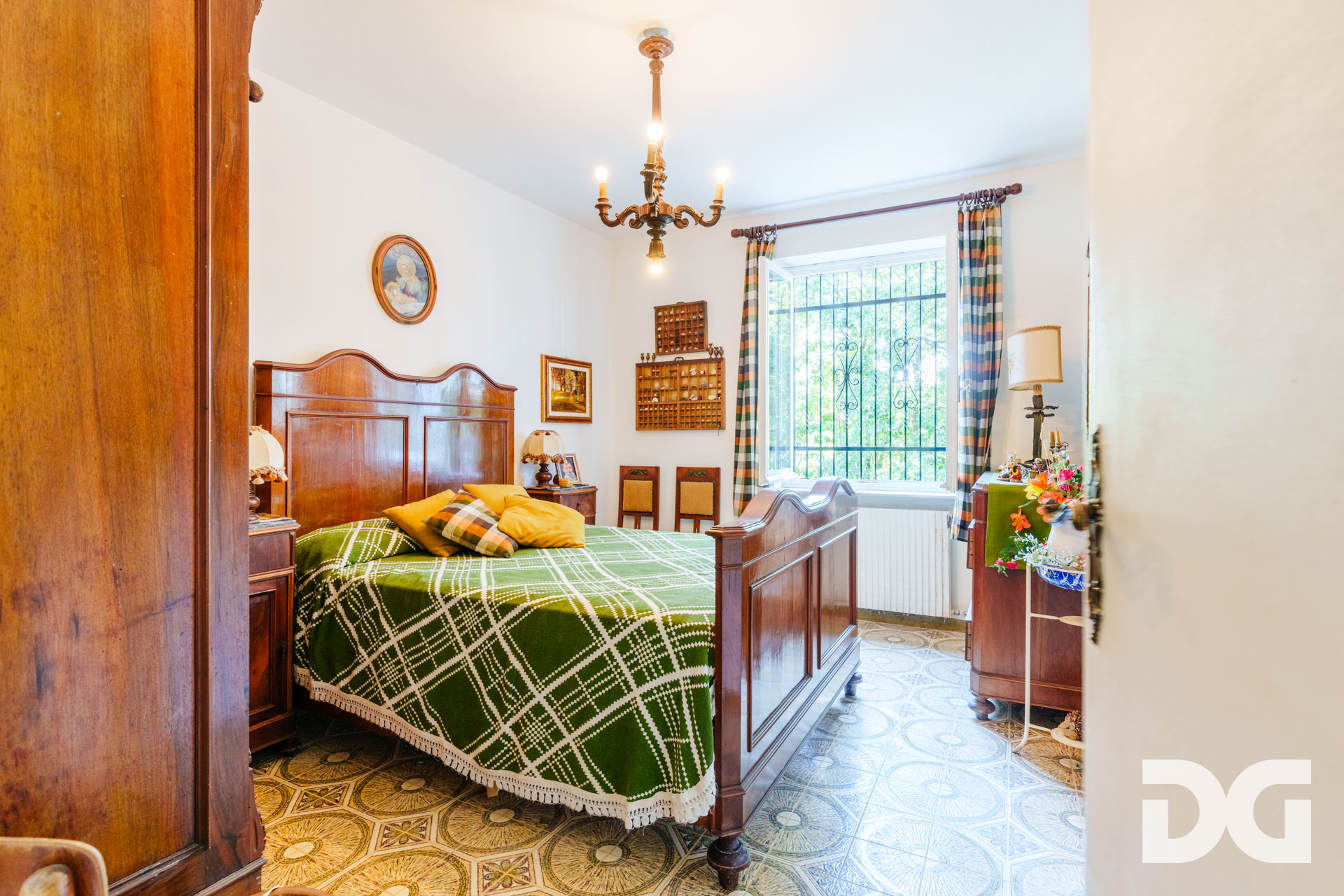 Immobiliare Del Guasta TIGLIETO – VILLA BIFAMILIARE MQ. 196 CON GIARDINO, TERRAZZI E BOX
