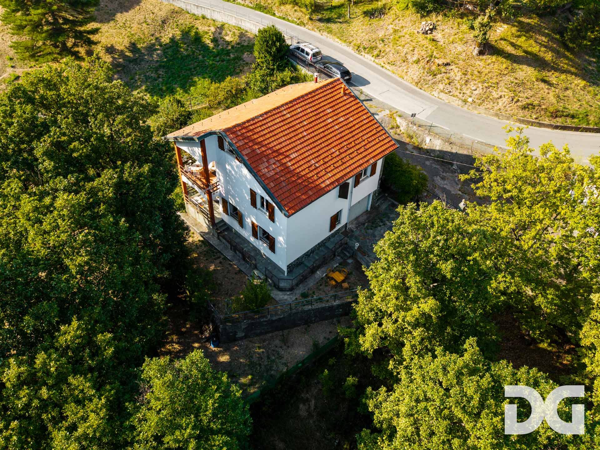 Immobiliare Del Guasta TIGLIETO – VILLA BIFAMILIARE MQ. 196 CON GIARDINO, TERRAZZI E BOX