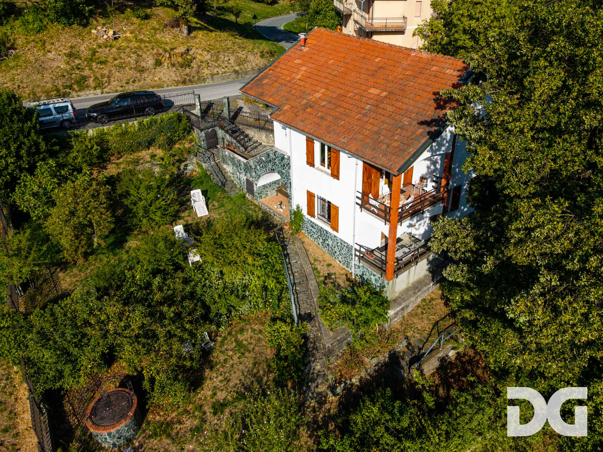 Immobiliare Del Guasta TIGLIETO – VILLA BIFAMILIARE MQ. 196 CON GIARDINO, TERRAZZI E BOX