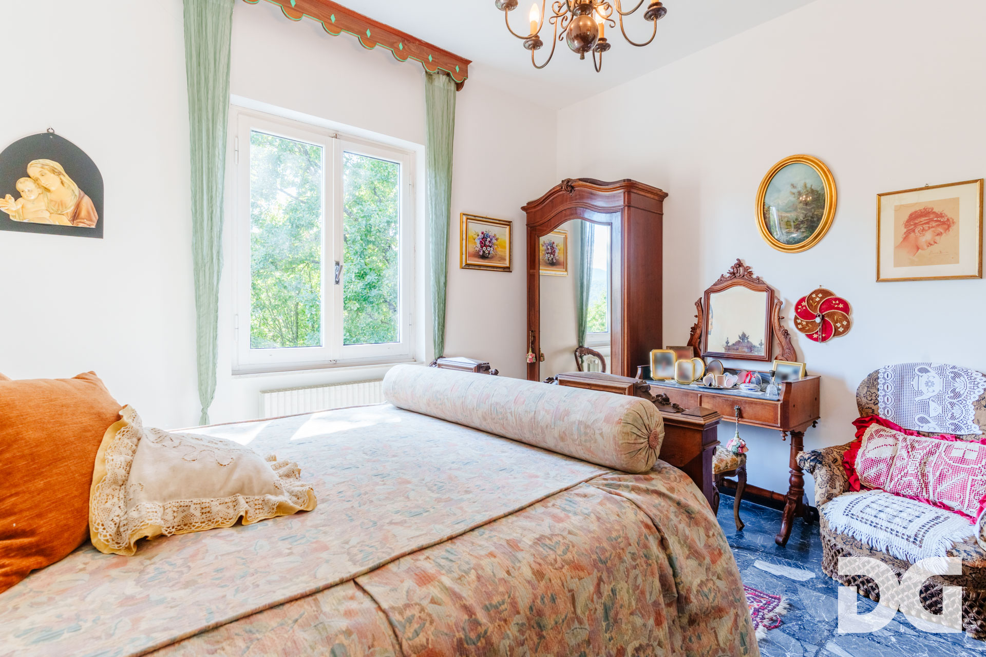 Immobiliare Del Guasta TIGLIETO – VILLA BIFAMILIARE MQ. 196 CON GIARDINO, TERRAZZI E BOX