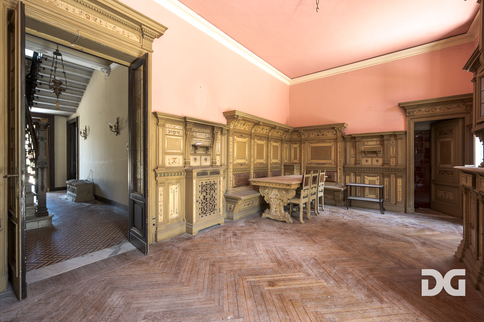 Immobiliare Del Guasta CASTELLETTO - PIAGGIO – SPETTACOLARE APPARTAMENTO IN VILLA CON TERRAZZI E GIARDINO 