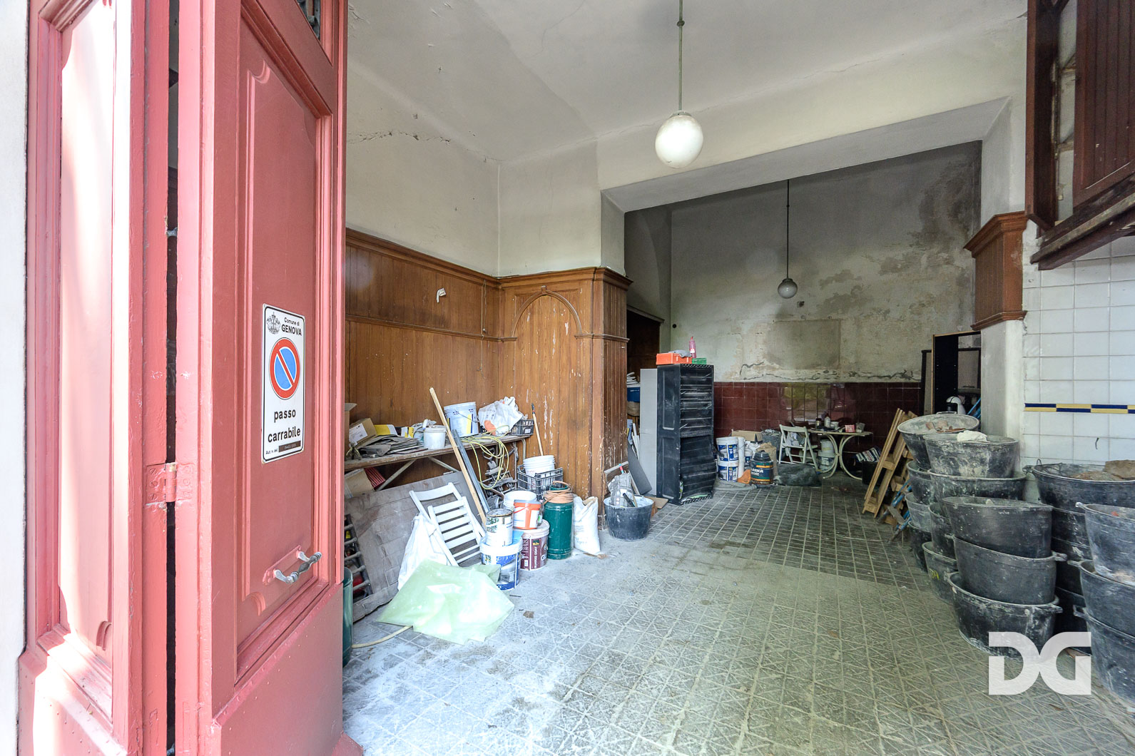 Immobiliare Del Guasta CASTELLETTO - PIAGGIO – SPETTACOLARE APPARTAMENTO IN VILLA CON TERRAZZI E GIARDINO 