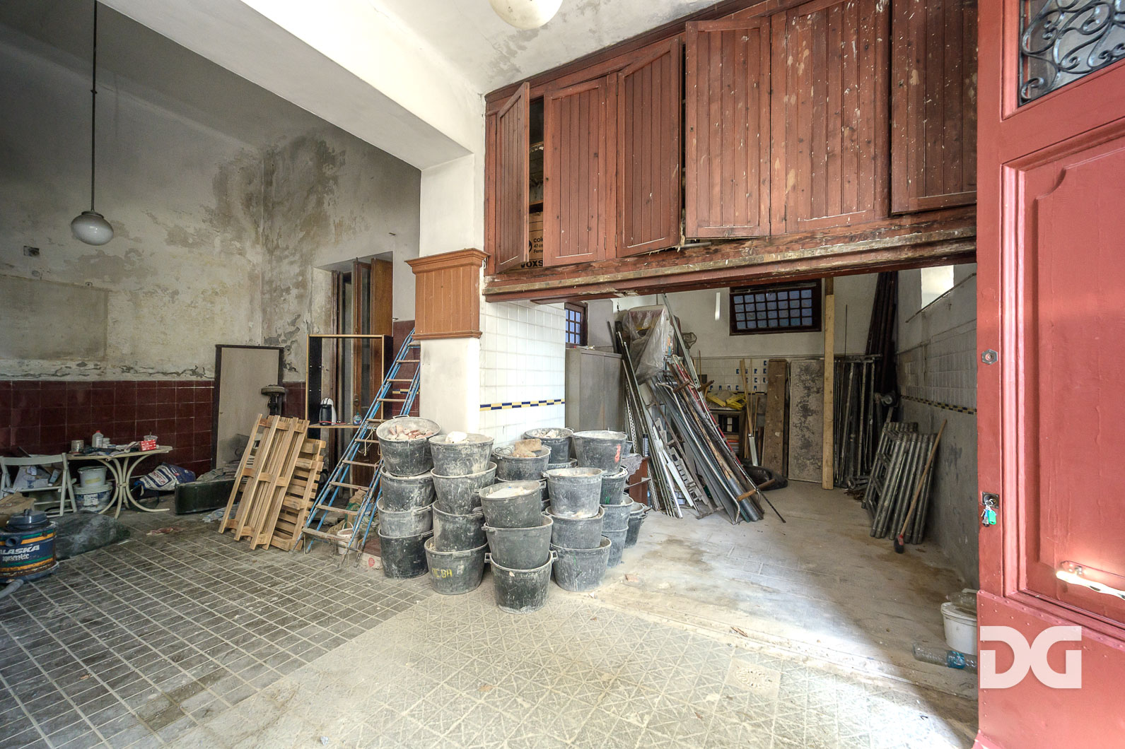 Immobiliare Del Guasta CASTELLETTO - PIAGGIO – SPETTACOLARE APPARTAMENTO IN VILLA CON TERRAZZI E GIARDINO 