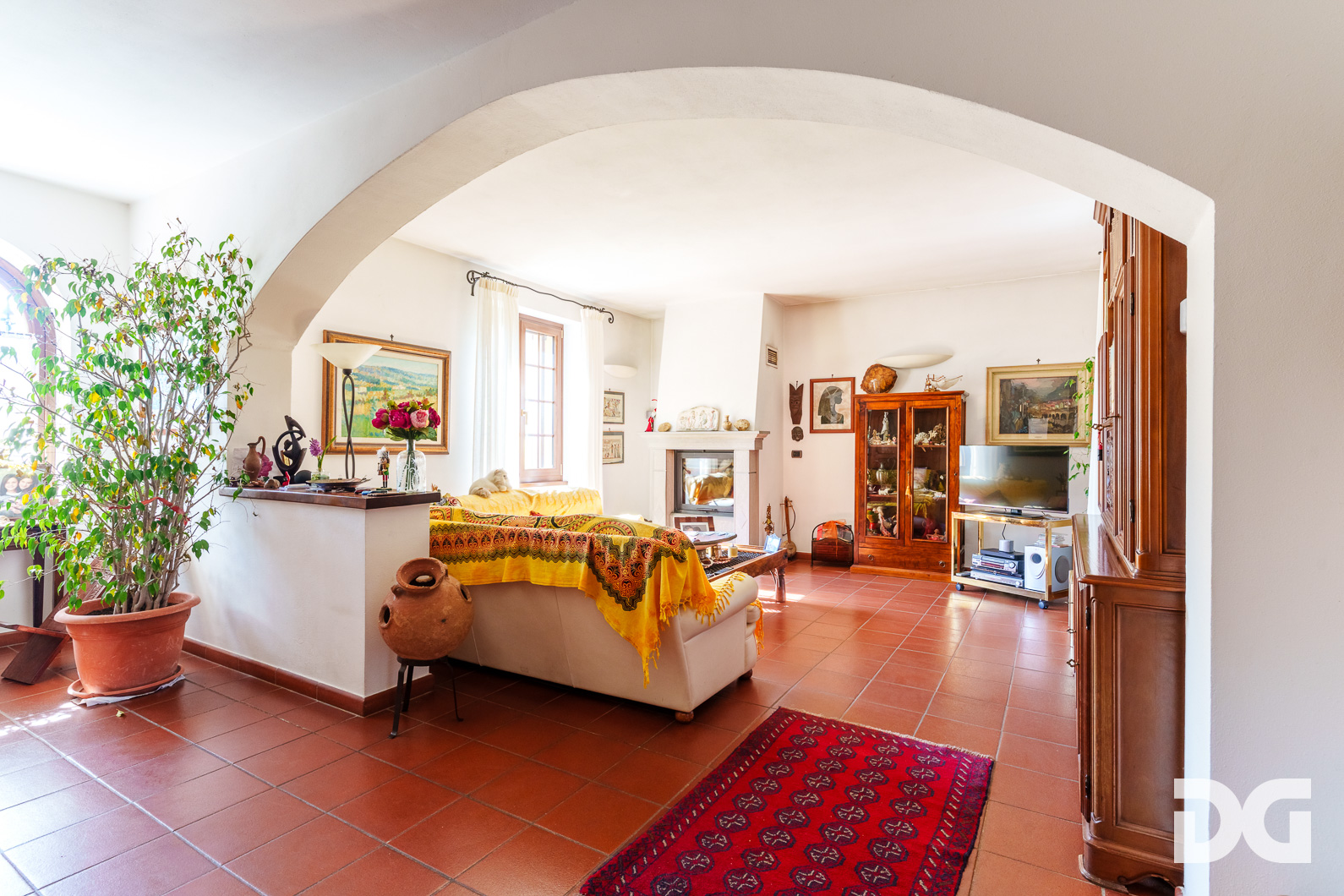 Immobiliare Del Guasta ISOLA DEL CANTONE – VIA DRITTA VILLA INDIPENDENTE MQ.360 CON AMPIO GIARDINO 