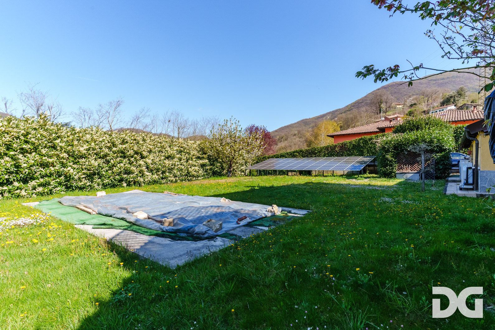 Immobiliare Del Guasta ISOLA DEL CANTONE – VIA DRITTA VILLA INDIPENDENTE MQ.360 CON AMPIO GIARDINO 