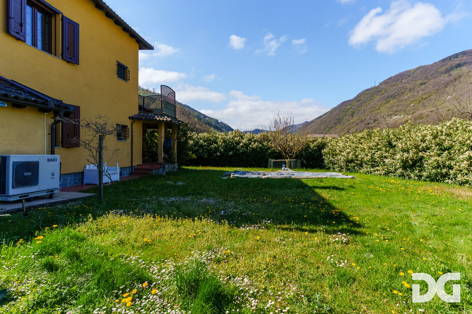 Immobiliare Del Guasta ISOLA DEL CANTONE – VIA DRITTA VILLA INDIPENDENTE MQ.360 CON AMPIO GIARDINO 
