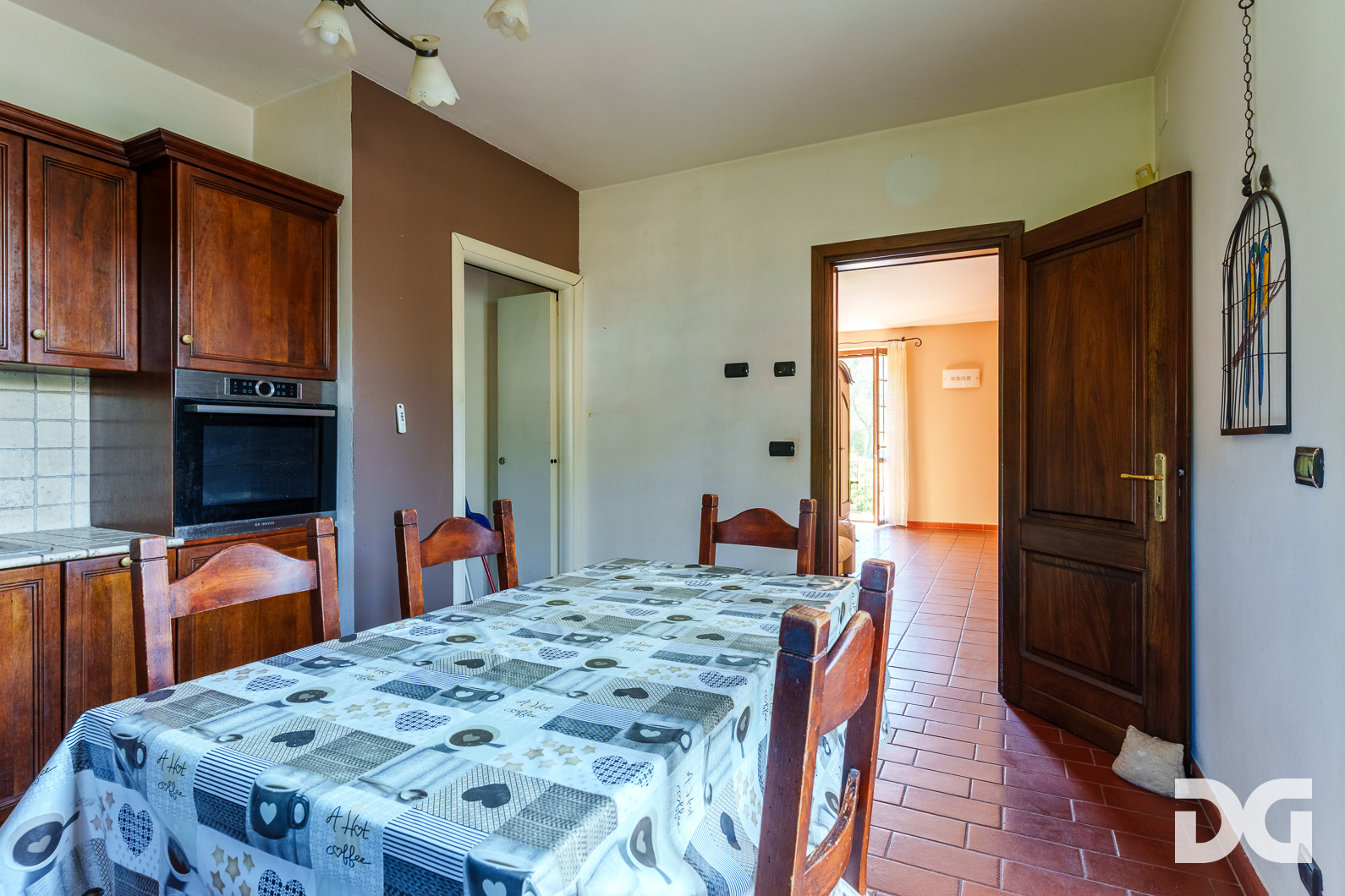 Immobiliare Del Guasta ISOLA DEL CANTONE – VIA DRITTA VILLA INDIPENDENTE MQ.360 CON AMPIO GIARDINO 