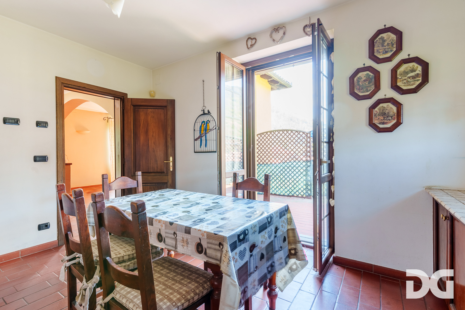 Immobiliare Del Guasta ISOLA DEL CANTONE – VIA DRITTA VILLA INDIPENDENTE MQ.360 CON AMPIO GIARDINO 