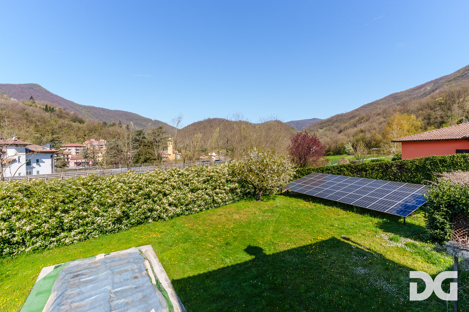 Immobiliare Del Guasta ISOLA DEL CANTONE – VIA DRITTA VILLA INDIPENDENTE MQ.360 CON AMPIO GIARDINO 