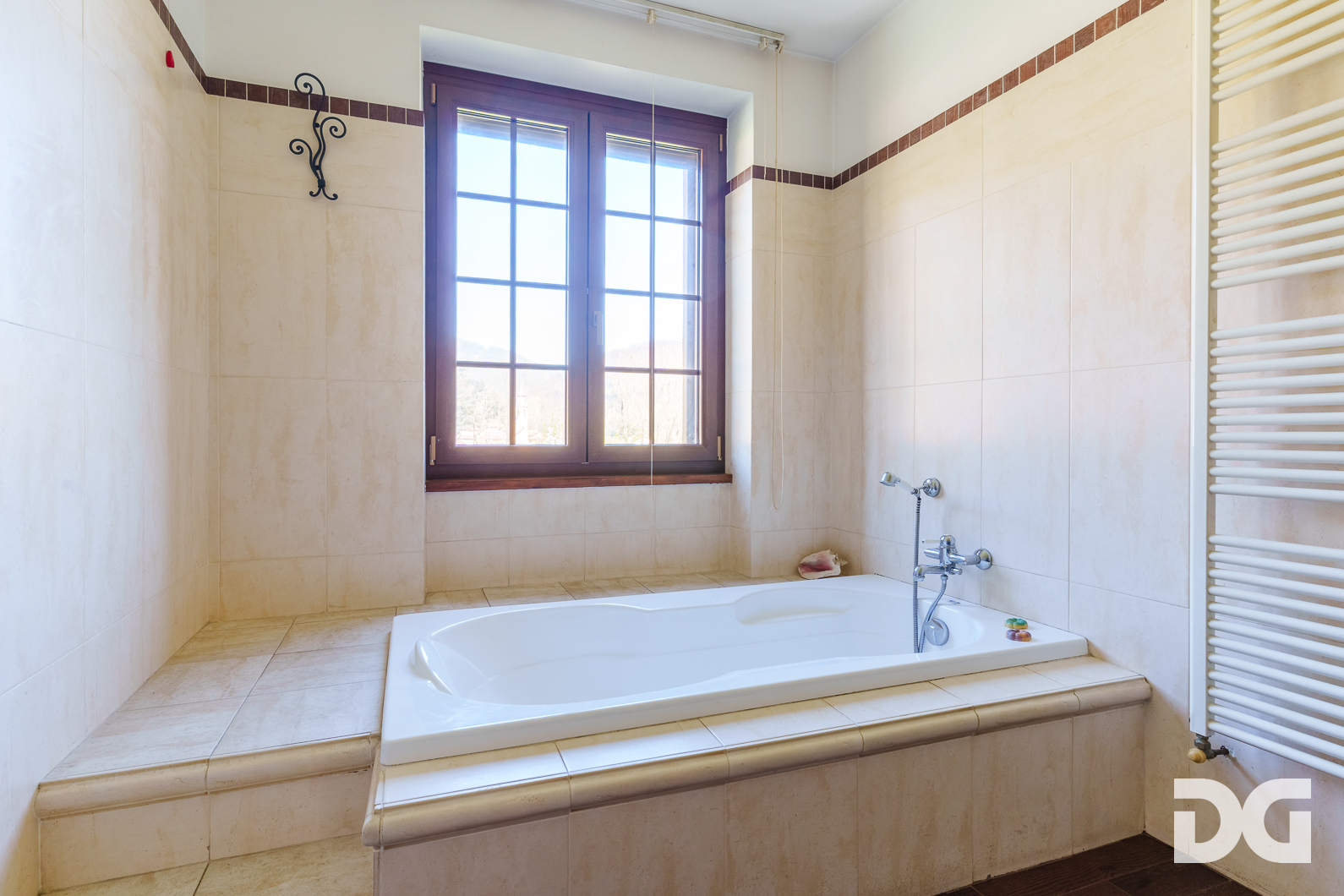 Immobiliare Del Guasta ISOLA DEL CANTONE – VIA DRITTA VILLA INDIPENDENTE MQ.360 CON AMPIO GIARDINO 