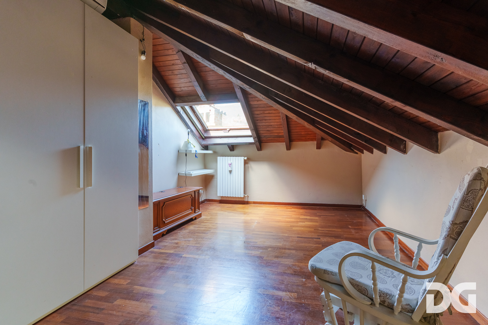 Immobiliare Del Guasta ISOLA DEL CANTONE – VIA DRITTA VILLA INDIPENDENTE MQ.360 CON AMPIO GIARDINO 