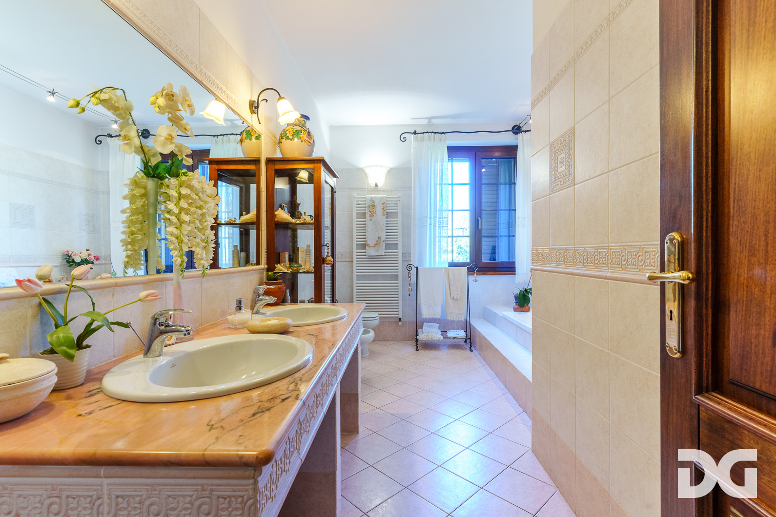 Immobiliare Del Guasta ISOLA DEL CANTONE – VIA DRITTA VILLA INDIPENDENTE MQ.360 CON AMPIO GIARDINO 