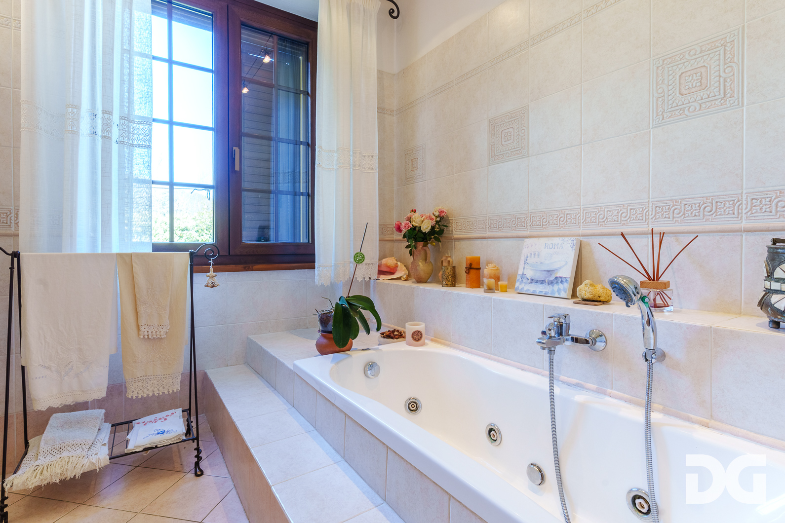 Immobiliare Del Guasta ISOLA DEL CANTONE – VIA DRITTA VILLA INDIPENDENTE MQ.360 CON AMPIO GIARDINO 