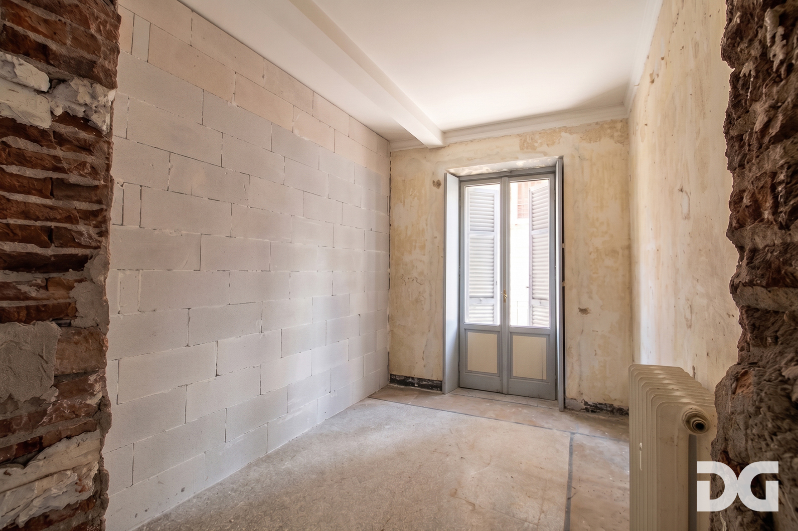 Immobiliare Del Guasta CENTRO – VIA FRUGONI RISTRUTTURATI MQ. 70 CON POGGIOLO