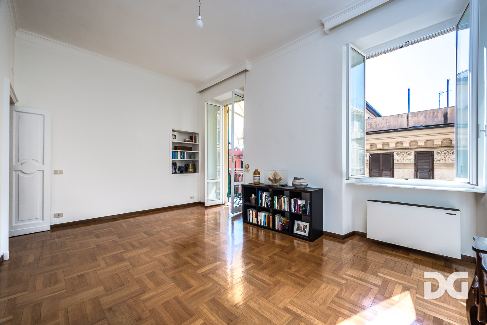 Immobiliare Del Guasta MANIN – VIA ASSAROTTI – PRESTIGIOSI MQ. 222 PENULTIMO PIANO (CAT. A/2) 