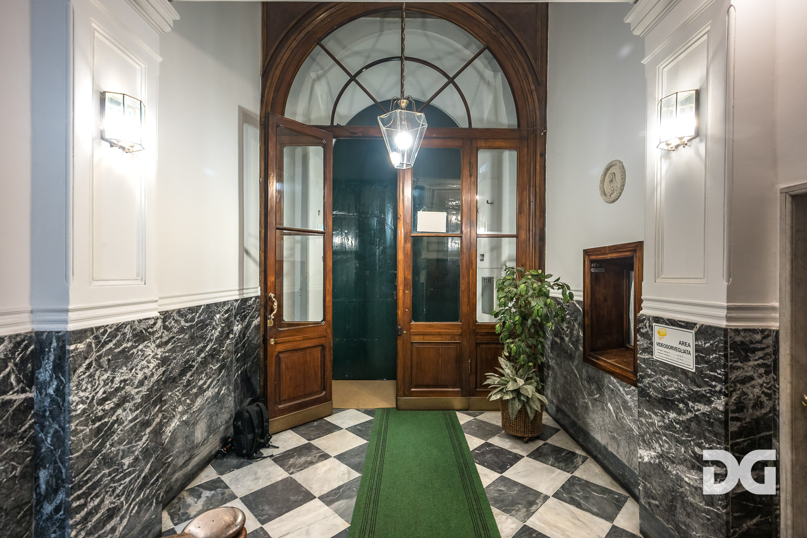 Immobiliare Del Guasta MANIN – VIA ASSAROTTI – PRESTIGIOSI MQ. 222 PENULTIMO PIANO (CAT. A/2) 