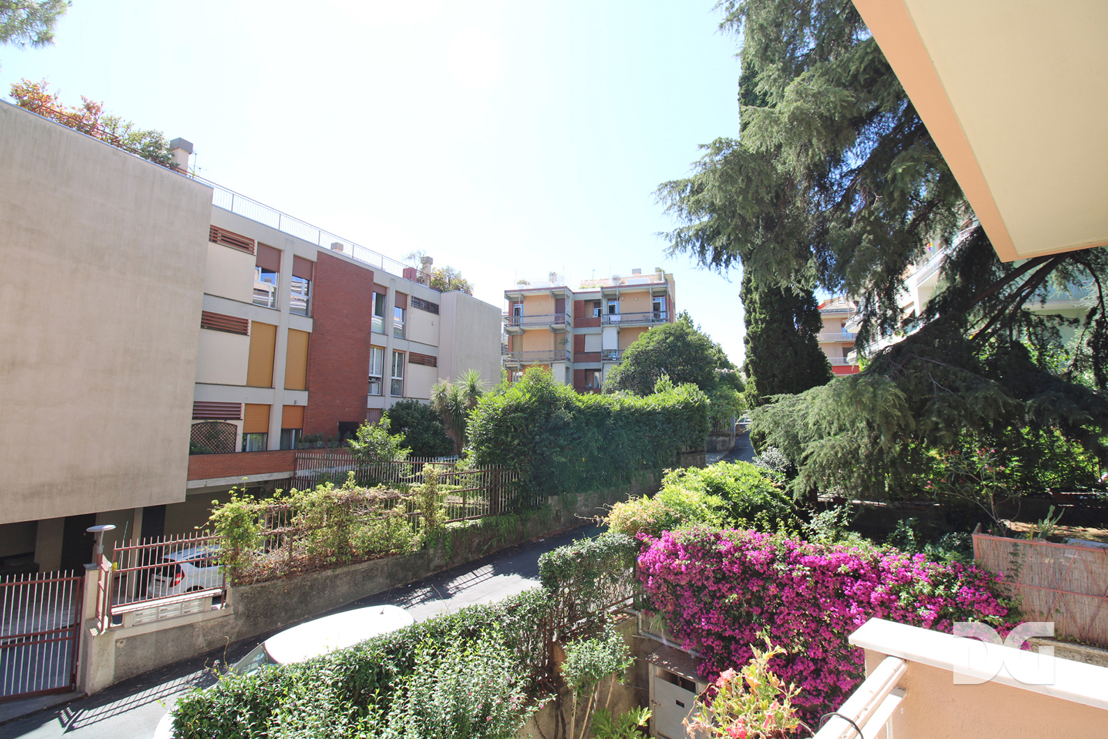 Immobiliare Del Guasta ALBARO - VIALE AREZZO – MQ. 117 CON GRANDE GIARDINO 