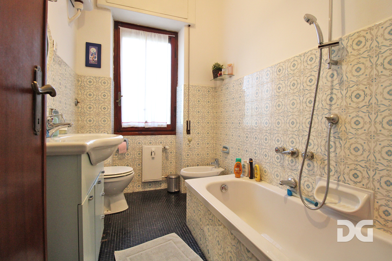 Immobiliare Del Guasta ALBARO - VIALE AREZZO – MQ. 117 CON GRANDE GIARDINO 