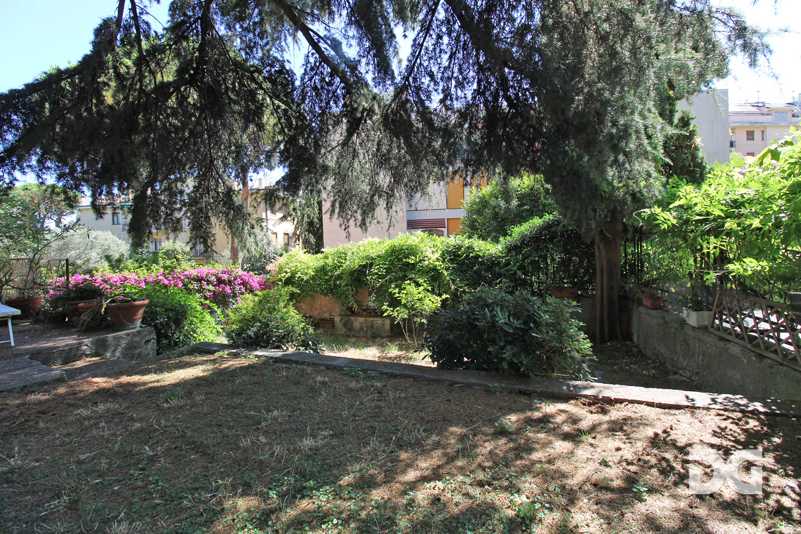 Immobiliare Del Guasta ALBARO - VIALE AREZZO – MQ. 117 CON GRANDE GIARDINO 